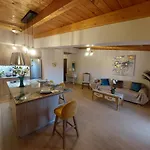 Lejlighed Zoi Luxurious Seaview Retreat